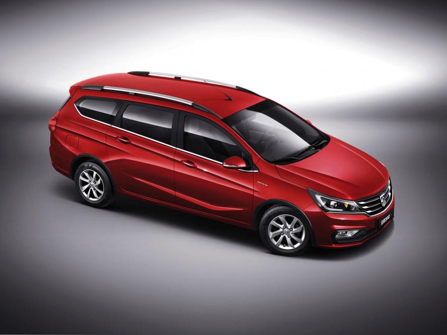  Baojun 310W 2017 года  (фото 2 из 12)